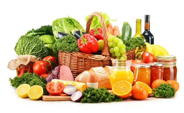 Різноманітність органічних продуктів харчування ізольовані на білому — стокове фото