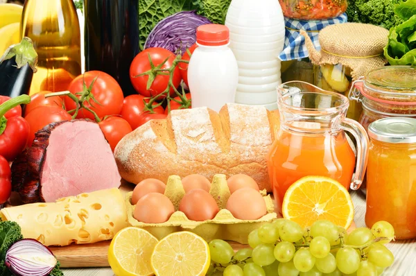 Composición con variedad de productos de alimentación — Foto de Stock