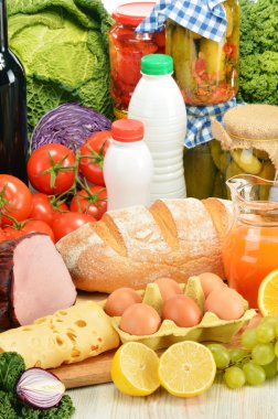 bakkal ürün çeşitliliği ile kompozisyon