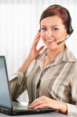 Çağrı Merkezi operatörü. Müşteri desteği. yardım etmek okul sırası.