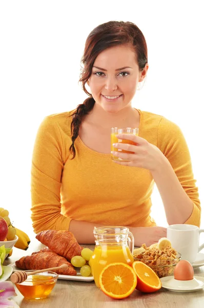 Mujer joven desayunando. Dieta equilibrada —  Fotos de Stock