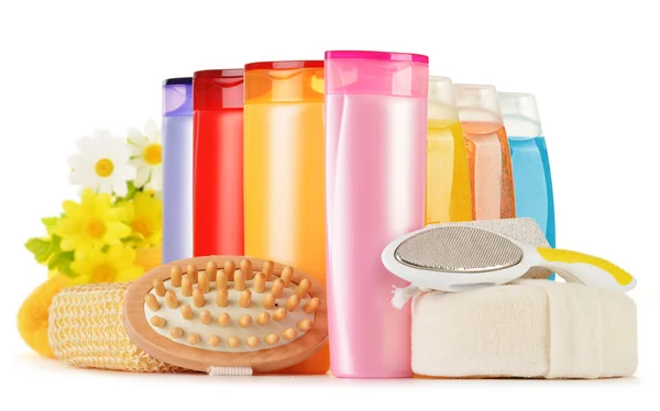 Botellas de plástico para el cuidado corporal y productos de belleza — Foto de Stock