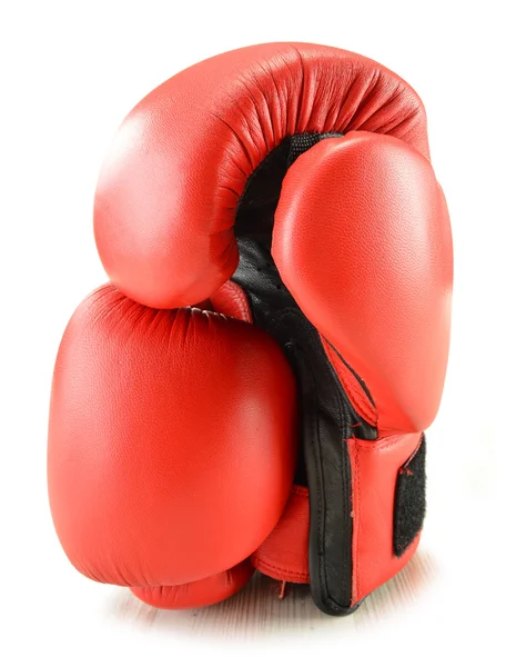 Guantes de boxeo de cuero aislados en blanco —  Fotos de Stock