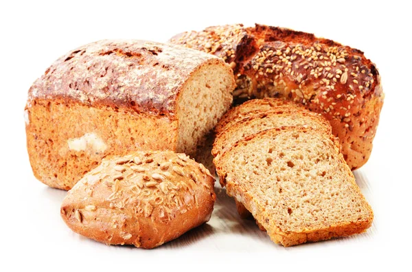 Composition avec des produits de boulangerie isolés sur blanc — Photo