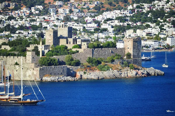 View of Bodrum harbor during hot summer day. Turkish Riviera — Stock Photo, Image