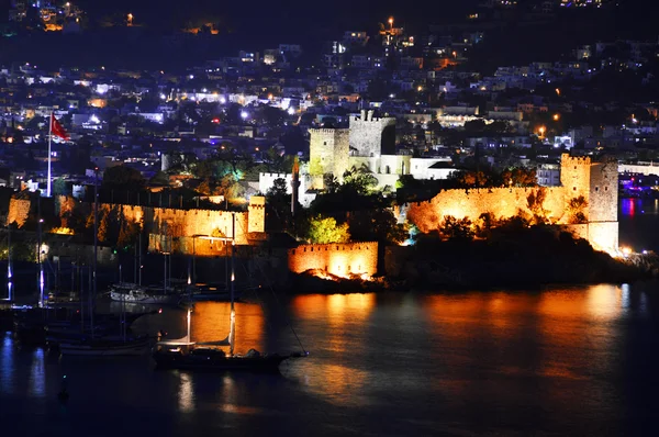 Geceleri Bodrum limanının manzarası. Türk Rivierası — Stok fotoğraf