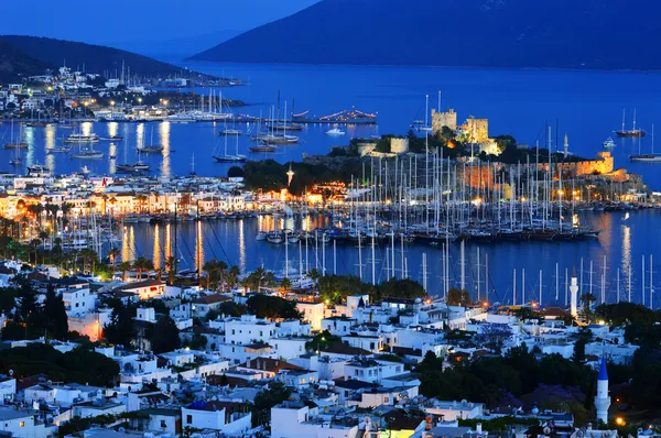 Geceleri Bodrum limanının manzarası. Türk Rivierası - Stok İmaj