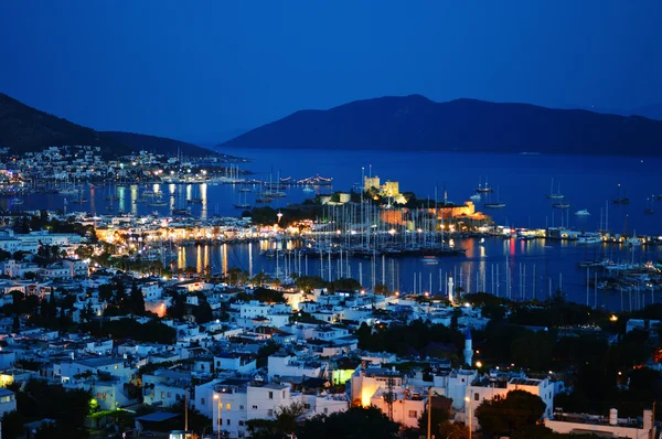 Vista del porto di Bodrum di notte. Riviera Turca — Foto Stock