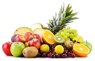 çeşitli taze meyve ile kompozisyon. dengeli beslenme 