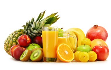 çeşitli taze meyve ile kompozisyon. dengeli beslenme 