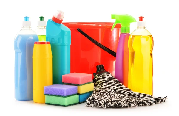 Detergent flessen geïsoleerd op wit. Chemische reinigingsmiddelen — Stockfoto