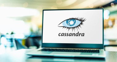 POZNAN, POL - MAR 15, 2021: Apache Cassandra 'nın açık kaynak, dağıtılmış, geniş kolon mağazası, NoSQL veritabanı yönetim sistemi logosu
