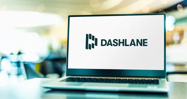 Poznan Pol Mar 2021 Notebook Logem Dashlane Multiplatformní Předplacený Správce — Stock fotografie