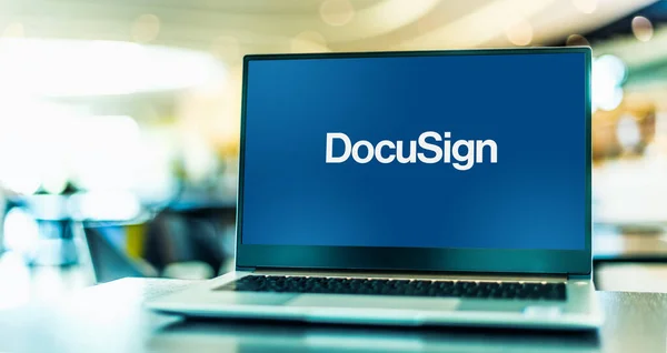 Poznan Pol Mar 2021 Ordinateur Portable Affichant Logo Docusign Une — Photo