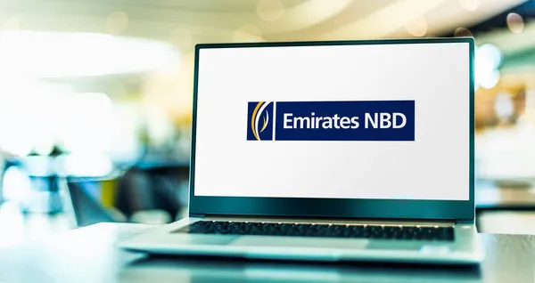 Poznan Pol Mar 2021 Laptopcomputer Met Logo Van Emirates Nbd — Stockfoto