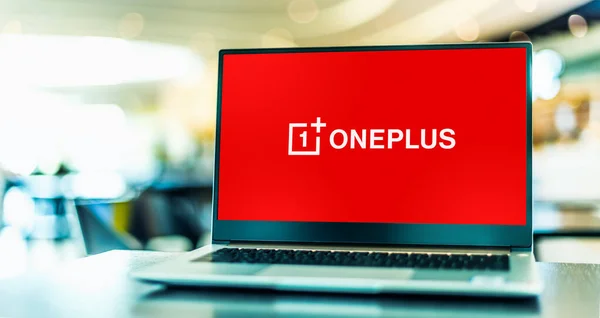 Poznan Pol Maj 2021 Bärbar Dator Med Logotyp För Oneplus — Stockfoto