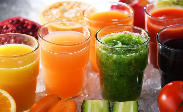 Bril Met Verse Biologische Groente Vruchtensappen Detox Dieet — Stockfoto