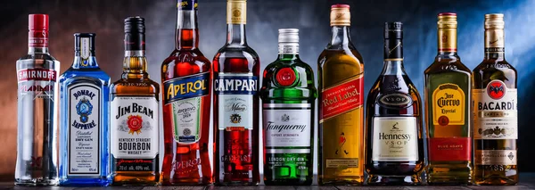 Poznan Pol Nov 2021 Garrafas Marcas Globais Variadas Bebidas Alcoólicas — Fotografia de Stock