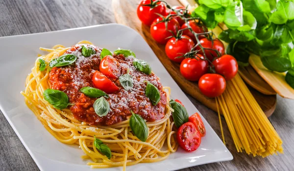 Composition Plate Spaghetti Bolognese — Stock Photo, Image