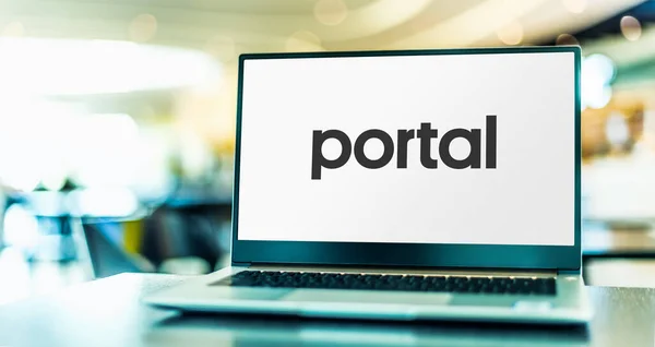 Poznan Pol Mai 2021 Laptop Mit Logo Von Portal Einer — Stockfoto