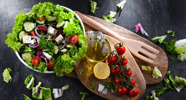 Composição Com Uma Tigela Salada Vegetal Dieta Equilibrada — Fotografia de Stock