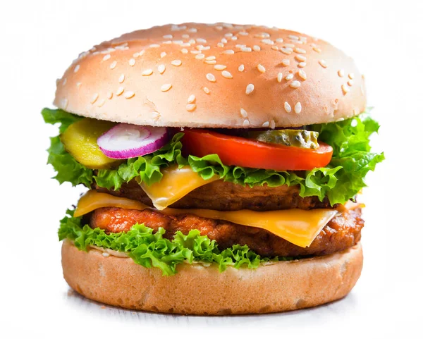 Hamburger Mit Käse Und Frischem Gemüse Isoliert Auf Weiß — Stockfoto