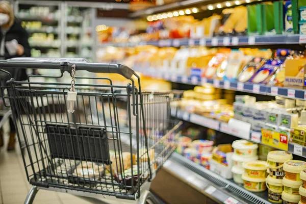 Poznan Polónia Dec 2021 Carrinho Compras Supermercado — Fotografia de Stock