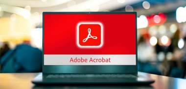 POZNAN, POL - 16 Ocak 2022: Adobe Acrobat 'ın amblemini gösteren dizüstü bilgisayar, Adobe Inc..