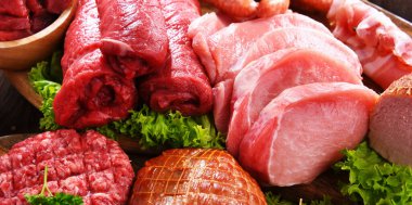 Çeşitli et ürünleri ile kompozisyon