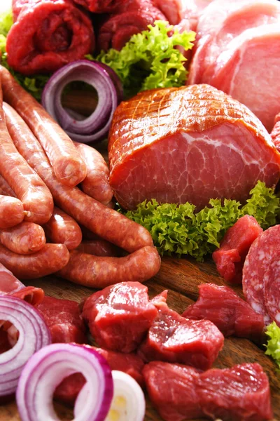 Çeşitli et ürünleri ile kompozisyon