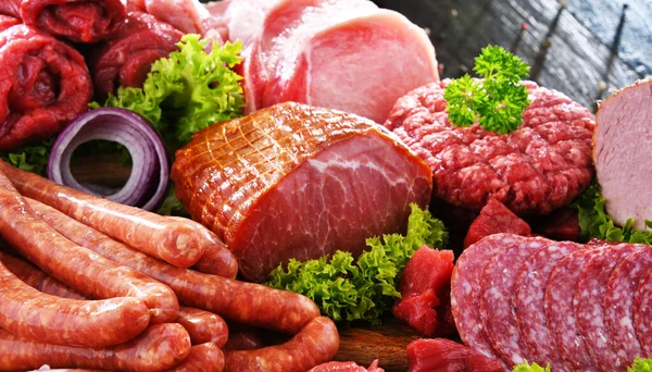 Çeşitli et ürünleri ile kompozisyon