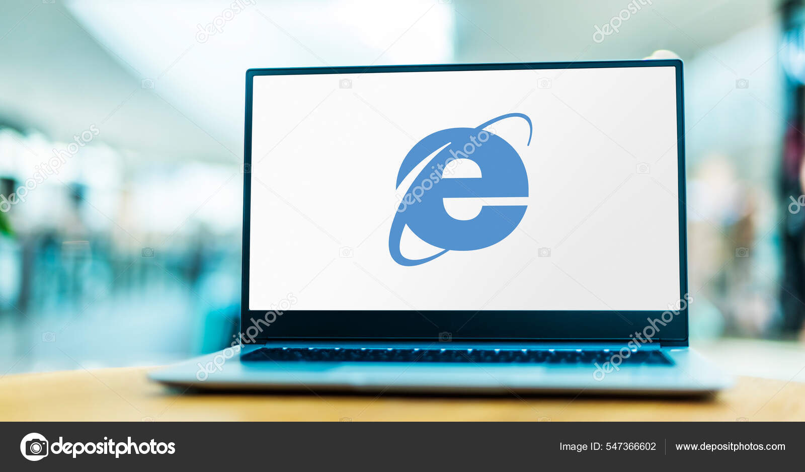 Poznan Pol May 2021 Ноутбук Компьютер Логотипом Internet Explorer.