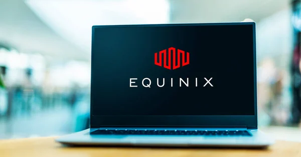 Poznan Pol Maj 2021 Bärbar Dator Visar Logotyp Equinix Inc — Stockfoto