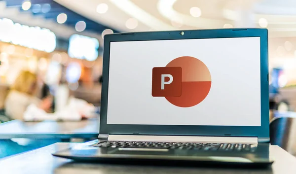 Poznan Pol Apr 2020 Computador Portátil Exibindo Logotipo Microsoft Powerpoint — Fotografia de Stock