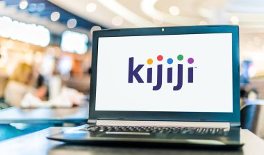 POZNAN, POL - SEP 23, 2020: eBay 'e ait bir e-ticaret şirketi olan Kijiji' nin logosunu gösteren dizüstü bilgisayar