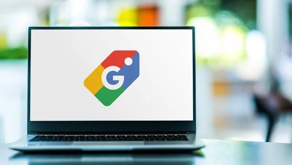 Poznan Pol Feb 2021 Laptop Komputer Wyświetlający Logo Google Shopping — Zdjęcie stockowe