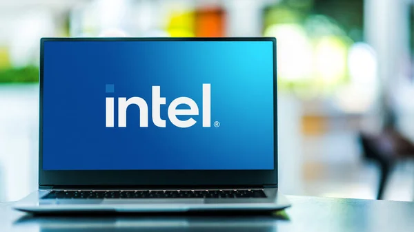 Poznan Pol Feb 2021 Computadora Portátil Que Muestra Logotipo Intel — Foto de Stock