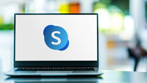 Poznan Pol Feb 2021 Computador Portátil Que Exibe Logotipo Skype — Fotografia de Stock