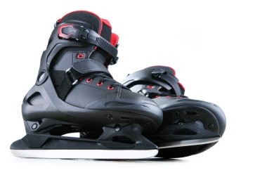 Beyaz arka planda izole edilmiş bir çift buz pateni..