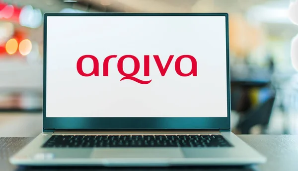 Poznan Pol Oct 2021 Computer Portatile Che Visualizza Logo Arqiva — Foto Stock