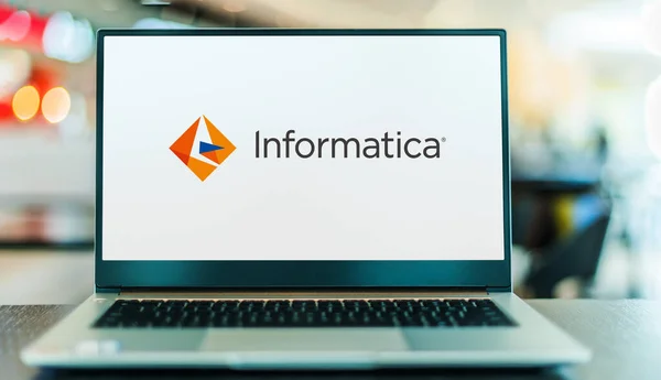 Poznan Pol Oct 2021 Laptop Computer Wyświetlający Logo Informatica Firmy — Zdjęcie stockowe