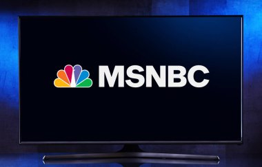 POZNAN, POL - MAR 25, 2022: MSNBC 'nin logosunu gösteren düz ekran TV seti, New York merkezli Amerikan haber tabanlı bir televizyon kanalı.