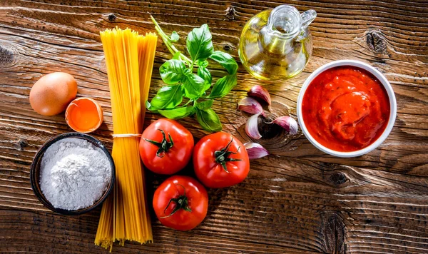 Composição Com Espaguete Seco Ingredientes Para Massas — Fotografia de Stock