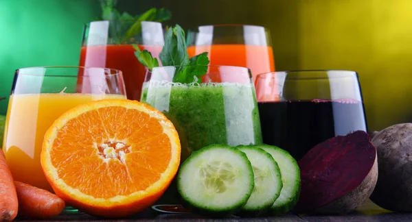 Gläser Mit Frischem Bio Gemüse Und Fruchtsäften Detox Diät — Stockfoto