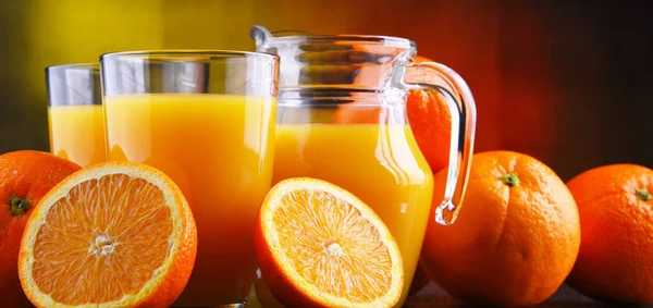 Vasos Con Zumo Naranja Recién Exprimido Frutas — Foto de Stock