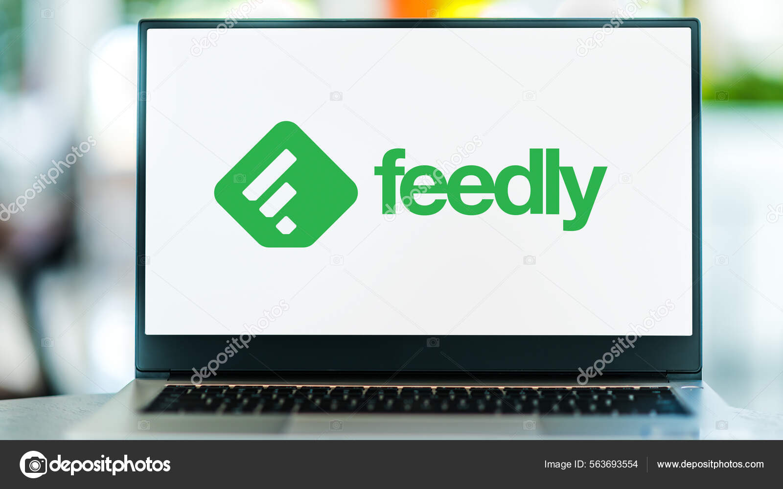 Познан Пол Июня 2021 Ноутбук Компьютер Логотипом Feedly Приложение.