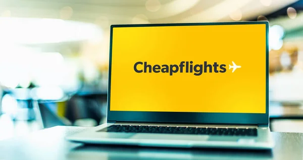 Poznan Pol Mei 2021 Laptopcomputer Met Logo Van Cheapflights Een — Stockfoto