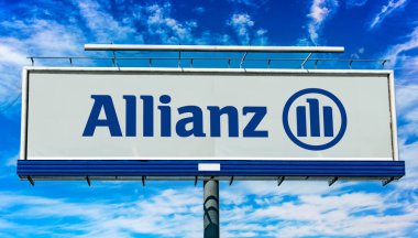 POZNAN, POL - 1 Mayıs 2022: Münih, Almanya merkezli finans hizmetleri şirketi Allianz 'ın logosunu gösteren reklam panosu