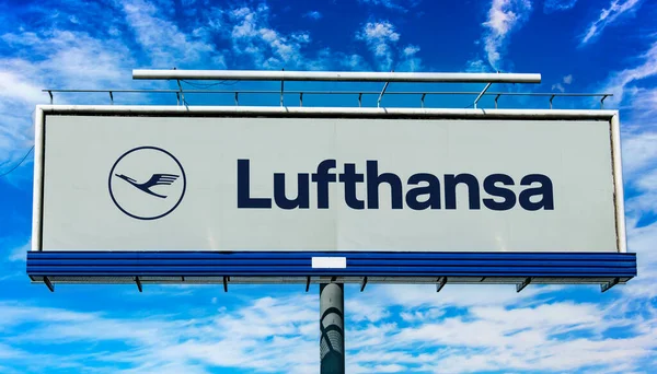 Poznan Pol May 2022 Advertisement Billboard Displaying Logo Lufthansa Flag —  Fotos de Stock