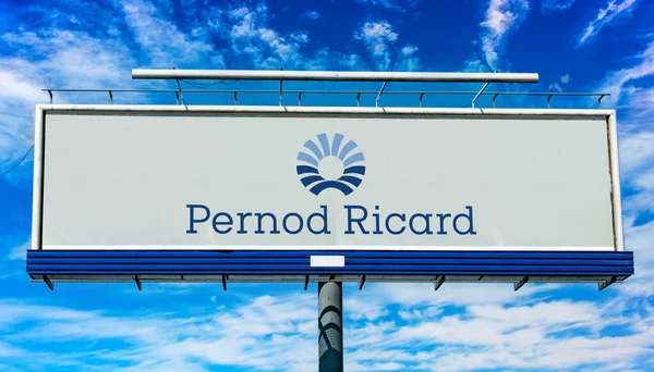 Poznan Pol Maj 2022 Reklama Billboard Logo Pernod Ricard Światowy — Zdjęcie stockowe